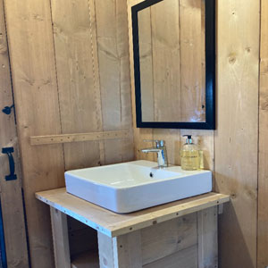 Glamping Self-contained bathroom